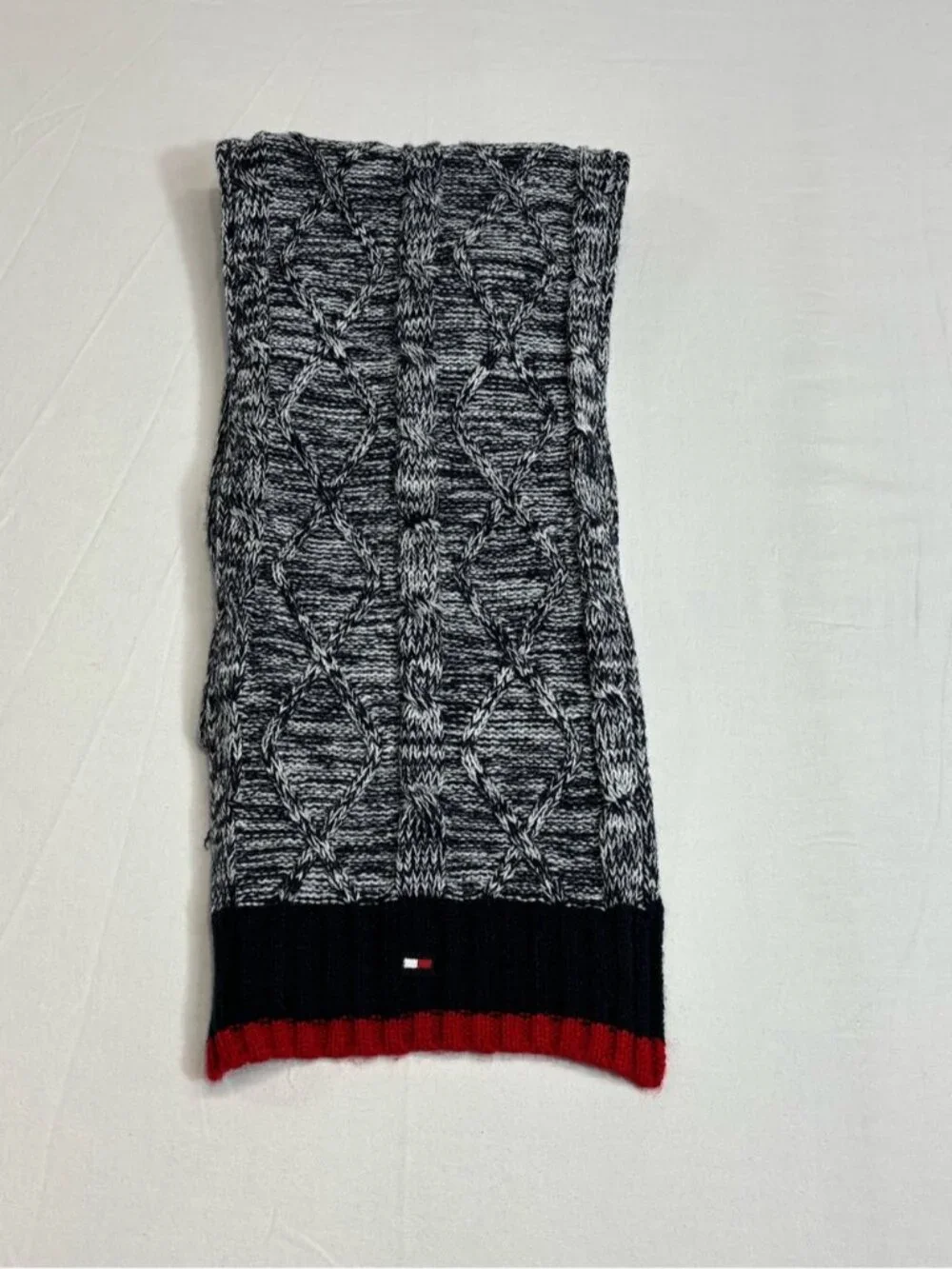 Tommy Hilfiger Marled Cable Knit Scarf Navy White Red Trim - 604